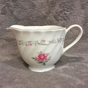 0715 Royal Swirl Japan Fine China Creamer